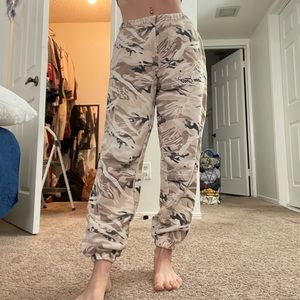 I.AM.GIA CAMO SWEATPANTS
